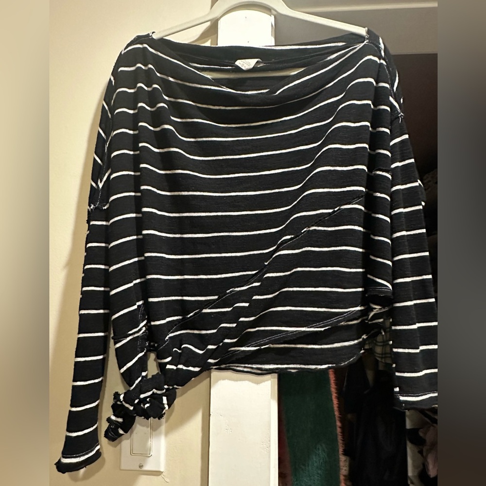 Worn Off the shoulder thin sweater